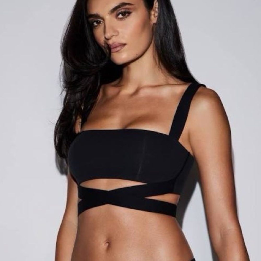 Skims Fits Everybody Super Crop Wrapping Wrap Bandeau Top NWT RARE Onyx Black - Picture 2 of 6